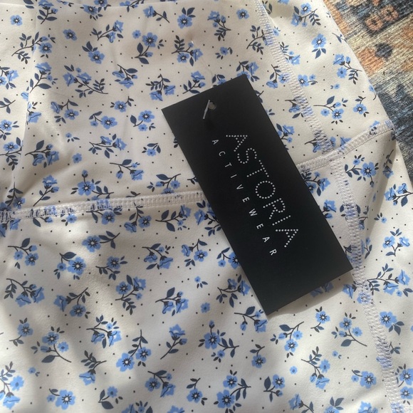 NWT Astoria biker shorts - Picture 2 of 5